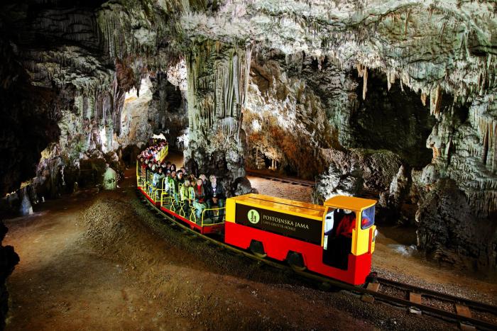 POSTOJNA-HÖHLE (Postojnska jama)